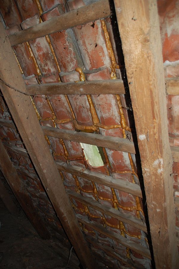 Dacheindeckung Bauernhaus Fincken