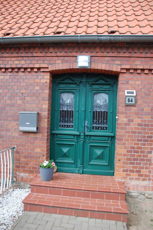 Haust�r Stra�enseite Bauernhaus Eldetal Zepkow