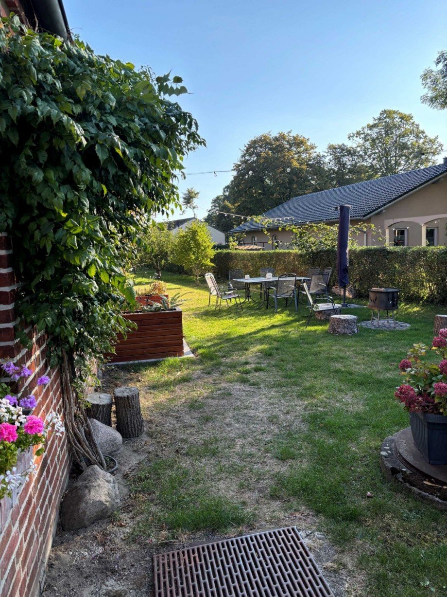 Garten hinten Bauernhaus S�dm�ritz OT Vipperow