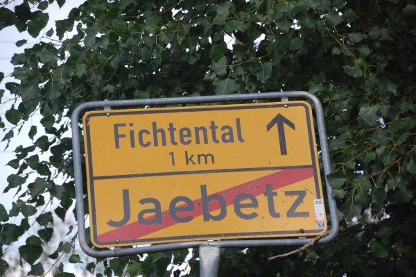 Gemeindeschild Mehrfamilienhaus Fincken