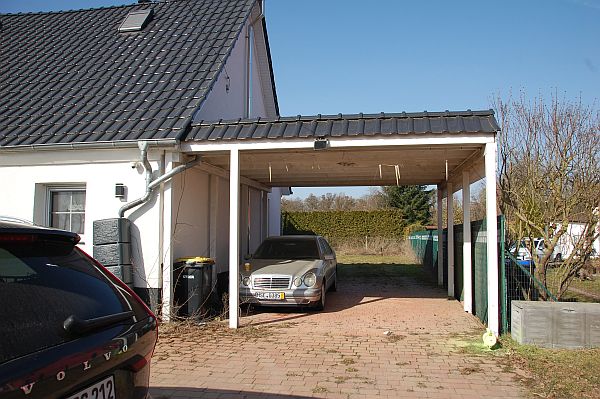 Carport Doppelhaush�lfte B�tow