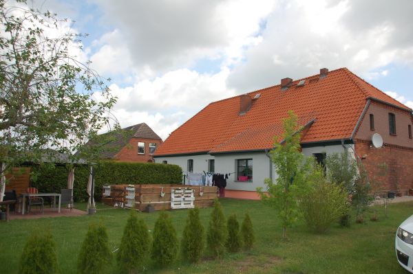 Hausansicht Hofseite Bauernhaus Eldetal Zepkow