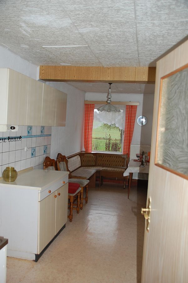 K�che (linke Hausseite) Bauernhaus Fincken